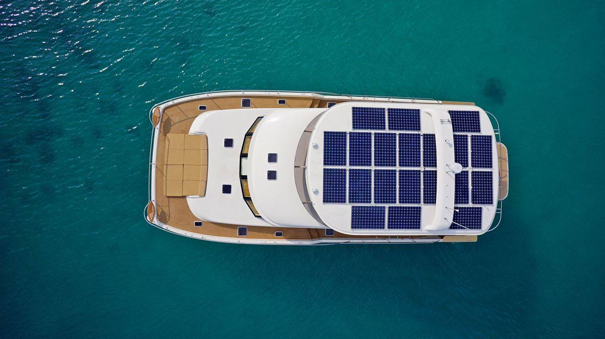 Sola luxury. 65ft Luxury Catamaran. Яхта ПМГ. Solar Custom.